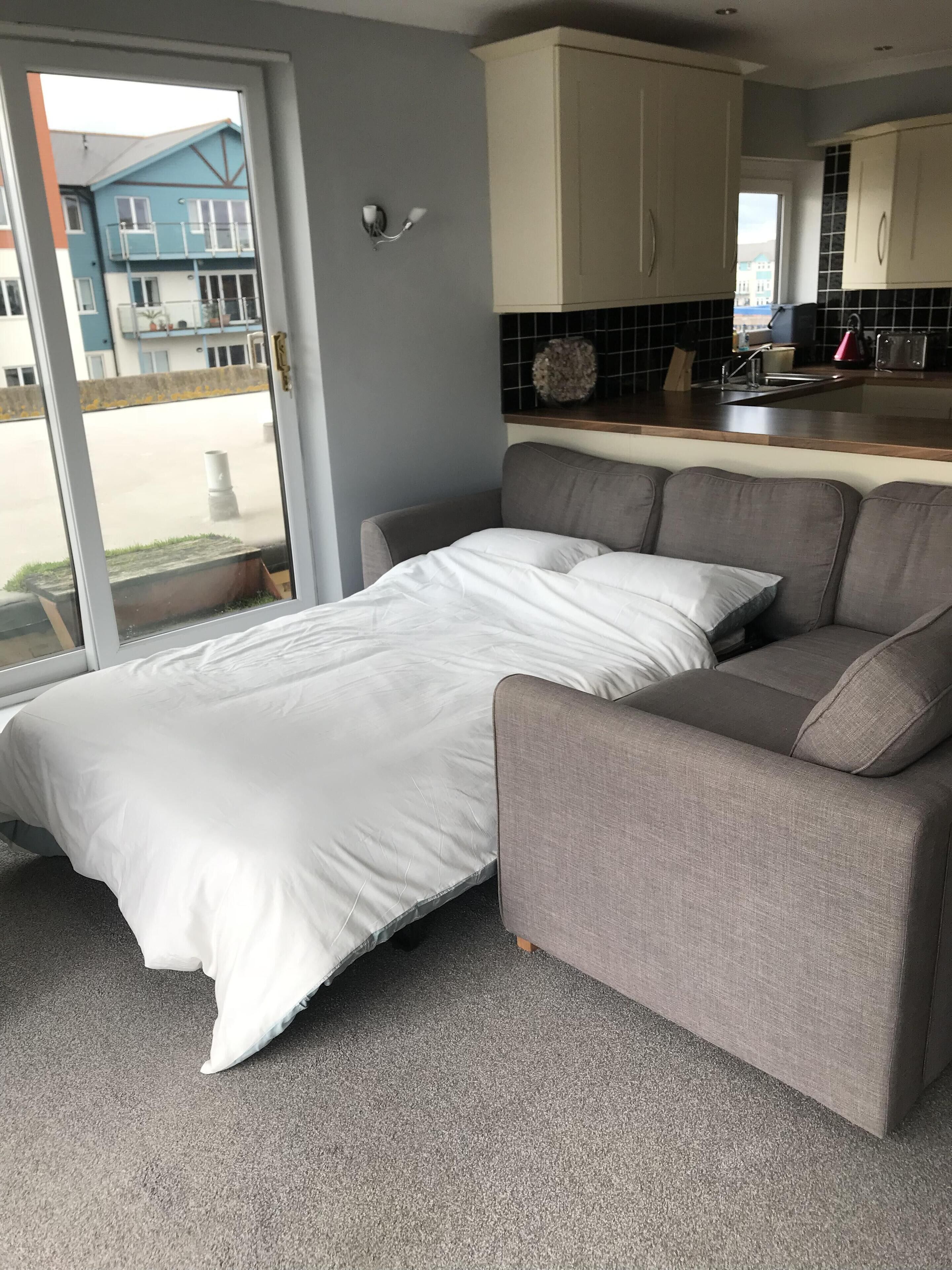 2 bedrooms, iron/ironing board, travel cot, WiFi