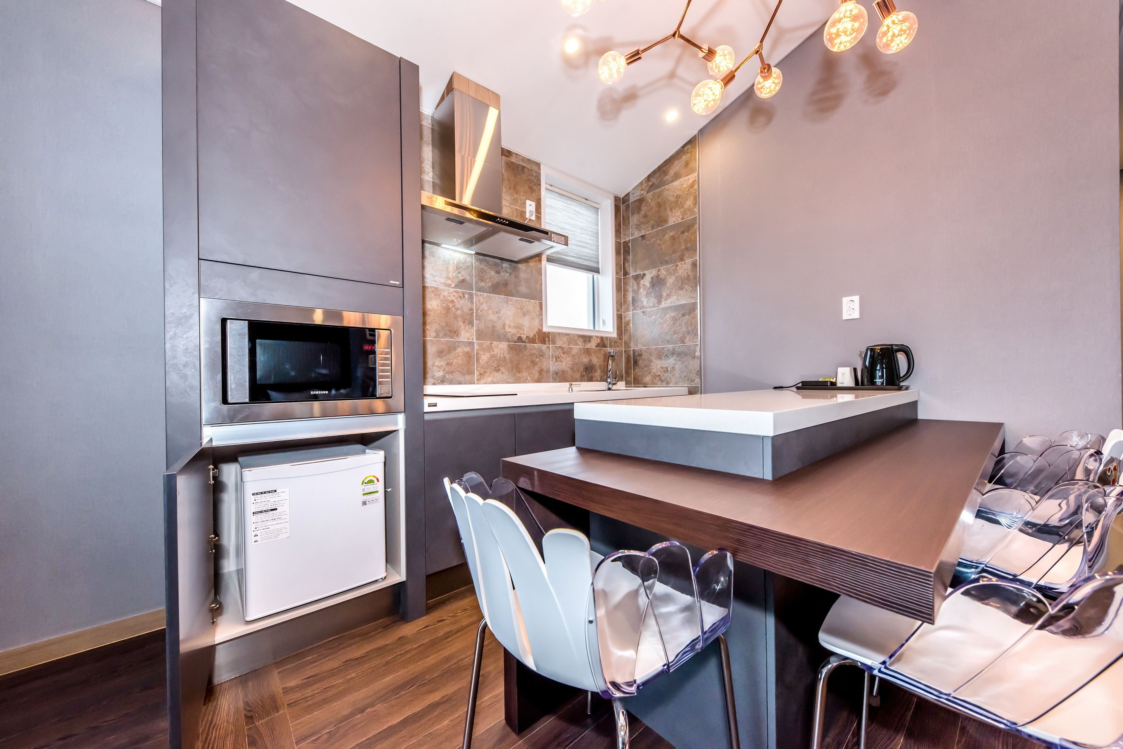 suite | private kitchenette | fridge, microwave, coffee/tea maker, electric kettle