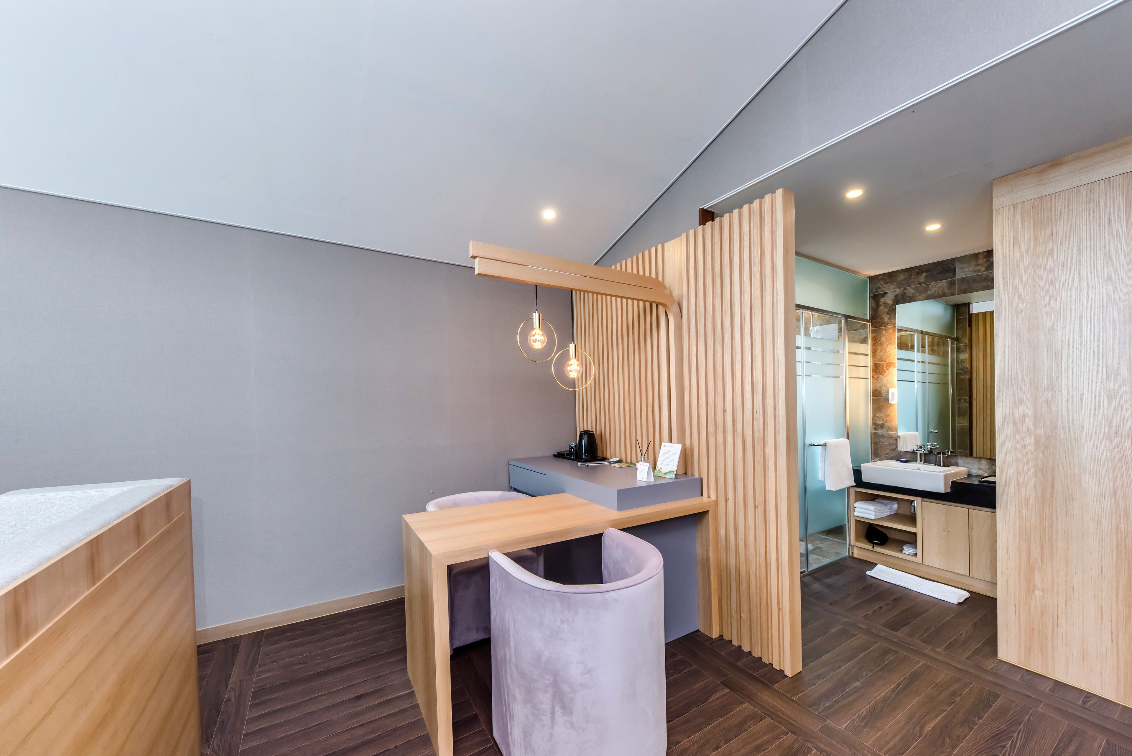 standard room, 1 king bed | 1 bedroom, premium bedding, down duvets, memory-foam beds