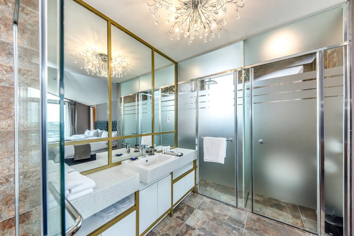 free toiletries, hair dryer, slippers, bidet