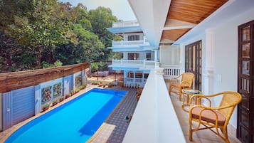 Premium Double Room, 1 King Bed, Non Smoking, Balcony | Balcony