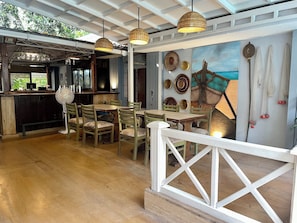 2 間餐廳,供應早餐、午餐和晚餐,印度料理