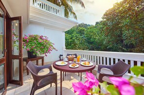 Terrace Suite, 1 King Bed, Corner | Terrace/patio