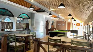 2 restaurants, breakfast, lunch, dinner served; Indian cuisine