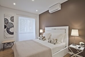 3 bedrooms, in-room safe, iron/ironing board, WiFi