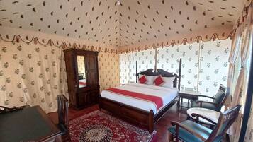 Basic Tent, 1 Bedroom, Non Smoking | 1 bedroom, iron/ironing board