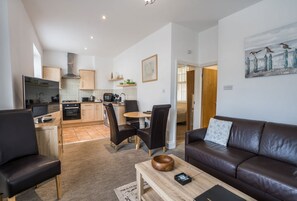 TV - Premier one bed apartment in great location (Torquay)