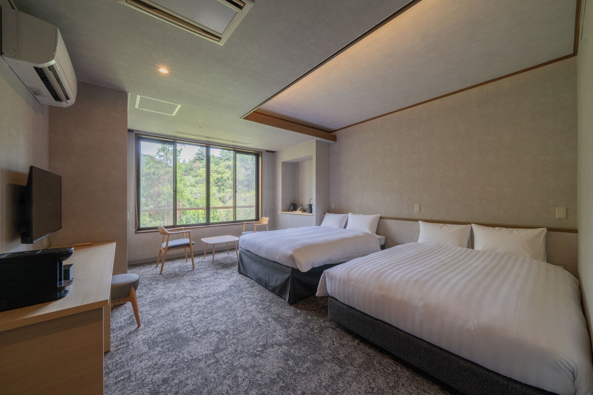 Twin Room, Non Smoking, River View (All inclusive, Kaiseki Plan) | In-room safe