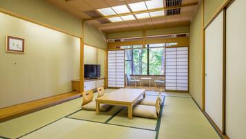 Traditionele kamer, uitzicht op rivier (JapaneseStyle,Drink inclusive,Kaiseki) | Badkamer | Gratis toiletartikelen, een haardroger, handdoeken