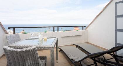 Kattohuoneisto Bajamarissa