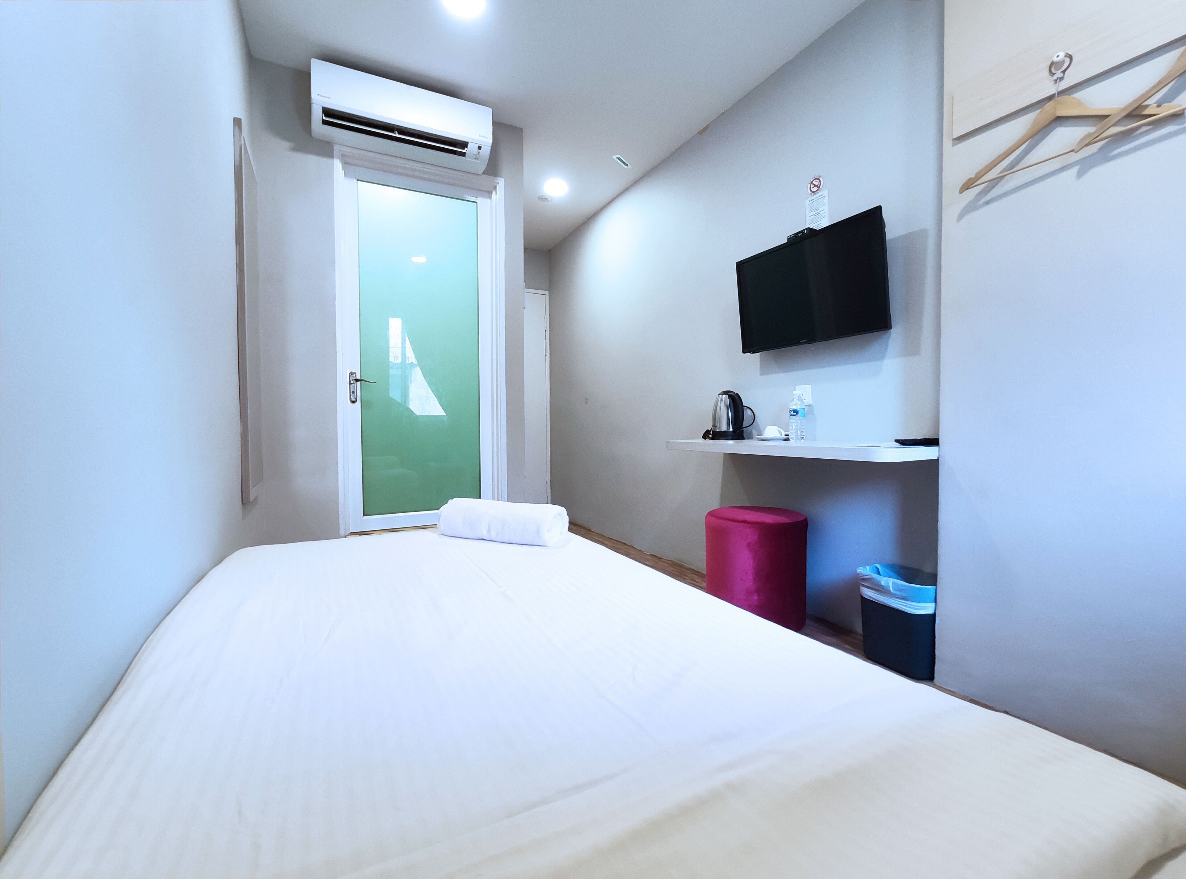 standard single room | desk, laptop workspace, blackout curtains, iron/ironing board