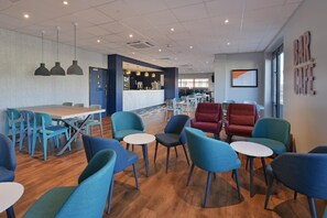 Dining - Travelodge Camberley Central (Camberley)