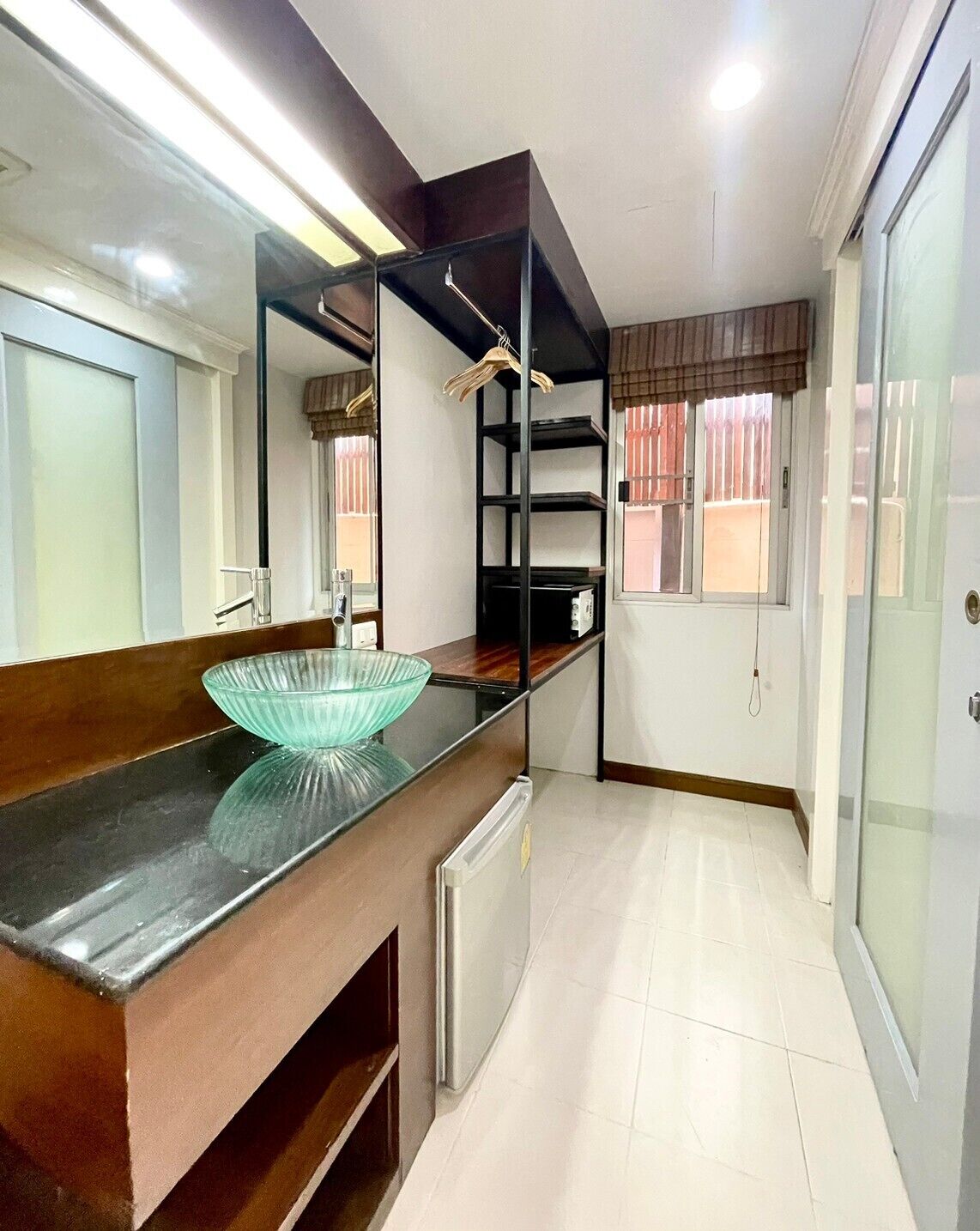 Grand | โต๊ะทำงาน, พื้นที่ทำงานแบบใช้แล็ปท็อป, Wi-Fi ฟรี