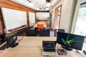 Business center - Hub53 Coworking & Coliving Space (Chiang Mai)