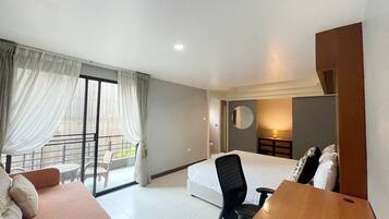 Premium Room, 1 King Bed | Desk, laptop workspace, free WiFi