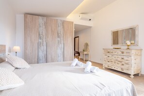 3 bedrooms, iron/ironing board, free WiFi, bed sheets - LA FONT (CANAVES) - Spectacular villa with private pool at the foot of the mountain. (Pollença)