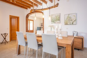 Dining - LA FONT (CANAVES) - Spectacular villa with private pool at the foot of the mountain. (Pollença)