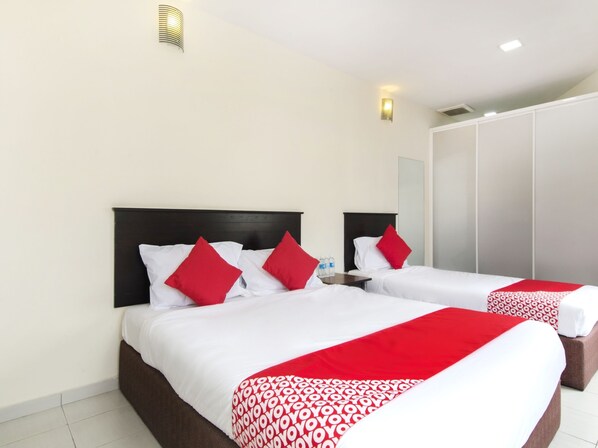 Deluxe Triple Room | Free WiFi, bed sheets - Hotel O 91 @ Bukit Mewah (Kajang)
