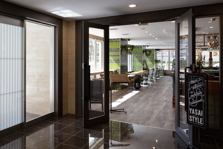 Restaurant. Center Hotel Narita 2 R51