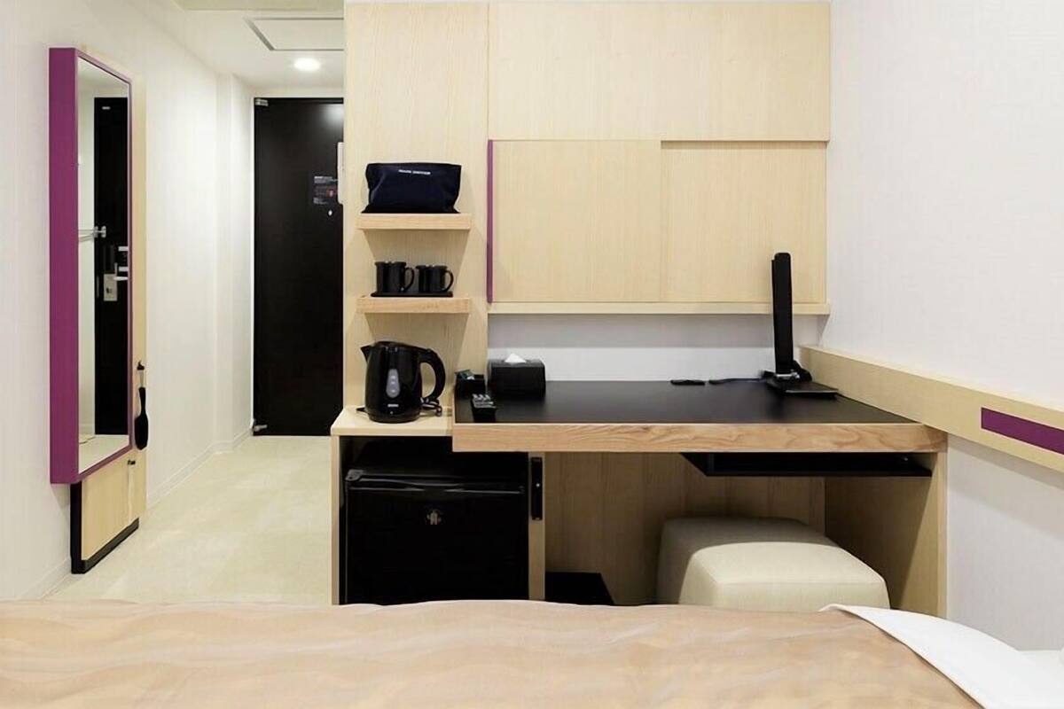 Blackout drapes, WiFi (free)