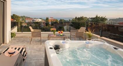 Sea view Villa near the beach with Pool and Garden (2018)