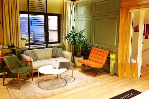 Bar-salon dans le hall
