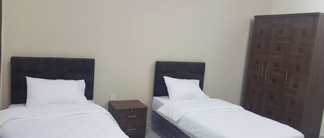 Apartment, 2 Bedrooms | Soundproofing, iron/ironing board, free WiFi