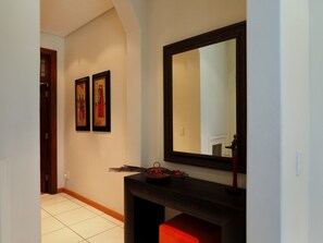 Interior - Arty On Greenmarket Square (Cape Town)