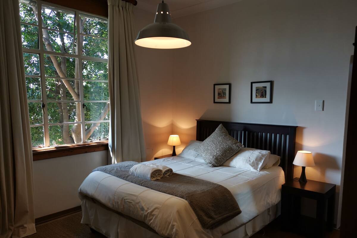 Premium bedding, desk, iron/ironing board, free wired Internet
