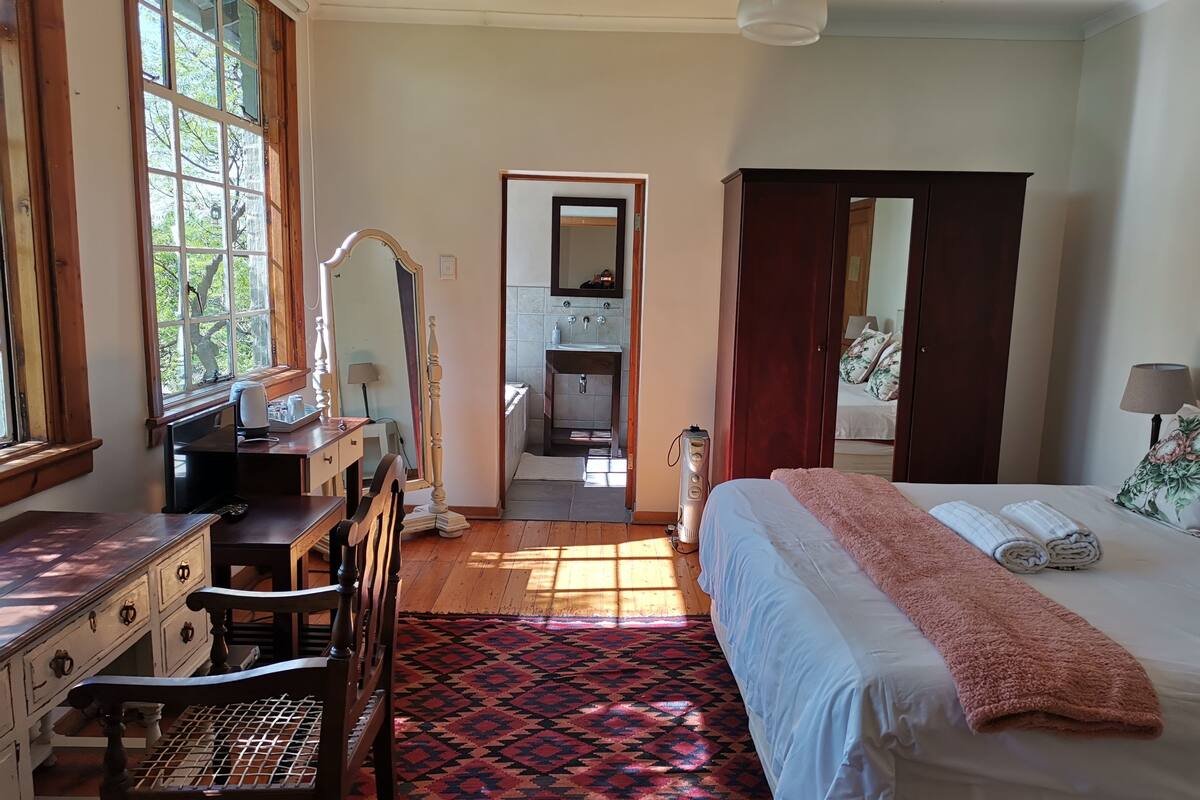 Premium bedding, desk, iron/ironing board, free wired Internet