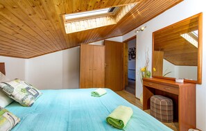 2 bedrooms, free WiFi, bed sheets