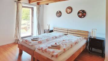 6 soverom, strykejern/-brett, reiseseng for barn og wi-fi (inkludert)