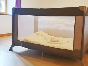 6 bedrooms, iron/ironing board, travel crib, free WiFi