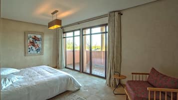 5 bedrooms, premium bedding, in-room safe, blackout curtains