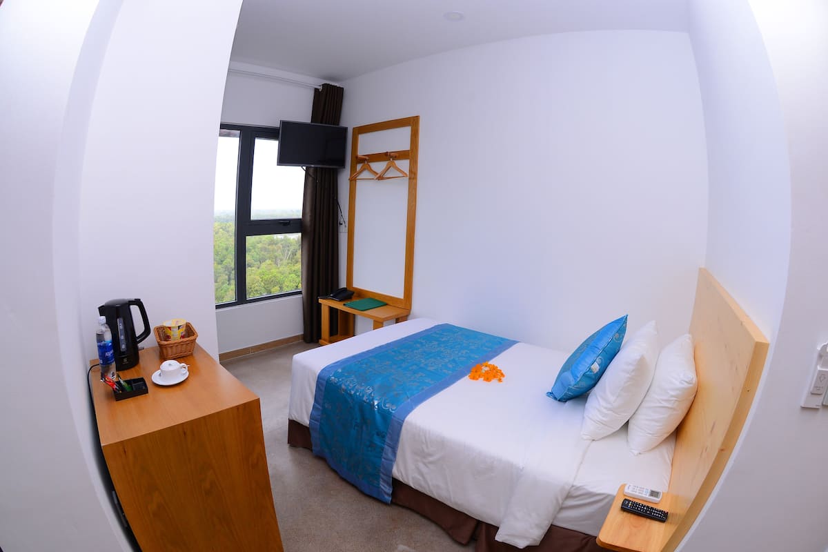 Yhden hengen huone (Hotel Area) | Minibaari, pimennysverhot, ilmainen Wi-Fi, vuodevaatteet