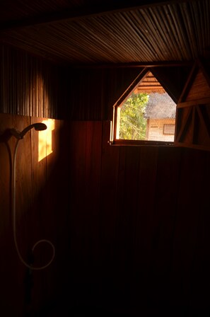 Ensemble douche/baignoire, baignoire relaxante profonde