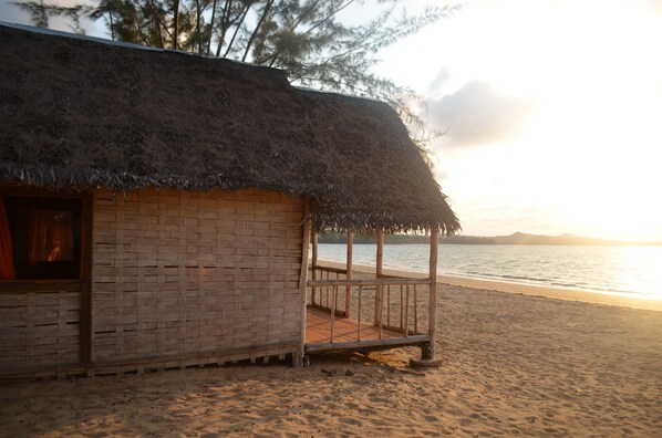 1 bedroom, blackout drapes, soundproofing, iron/ironing board - Reva Castel (Nosy Be)