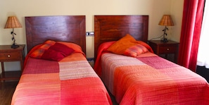 Double or Twin Room | Desk - Hotel San Luis (La Granja de San Ildefonso)