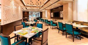 Coffee shop - Lemon Tree Hotel Lucknow (Lucknow)