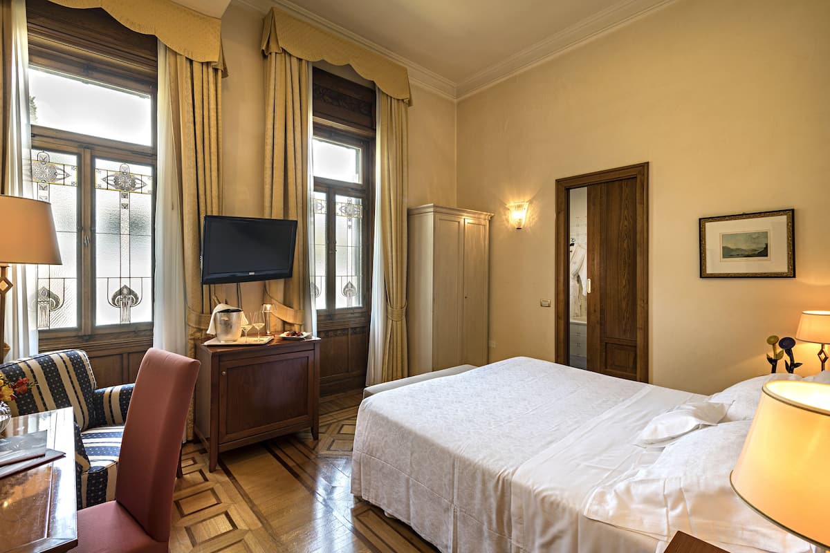 Classic Double Room | Premium bedding, minibar, in-room safe, desk