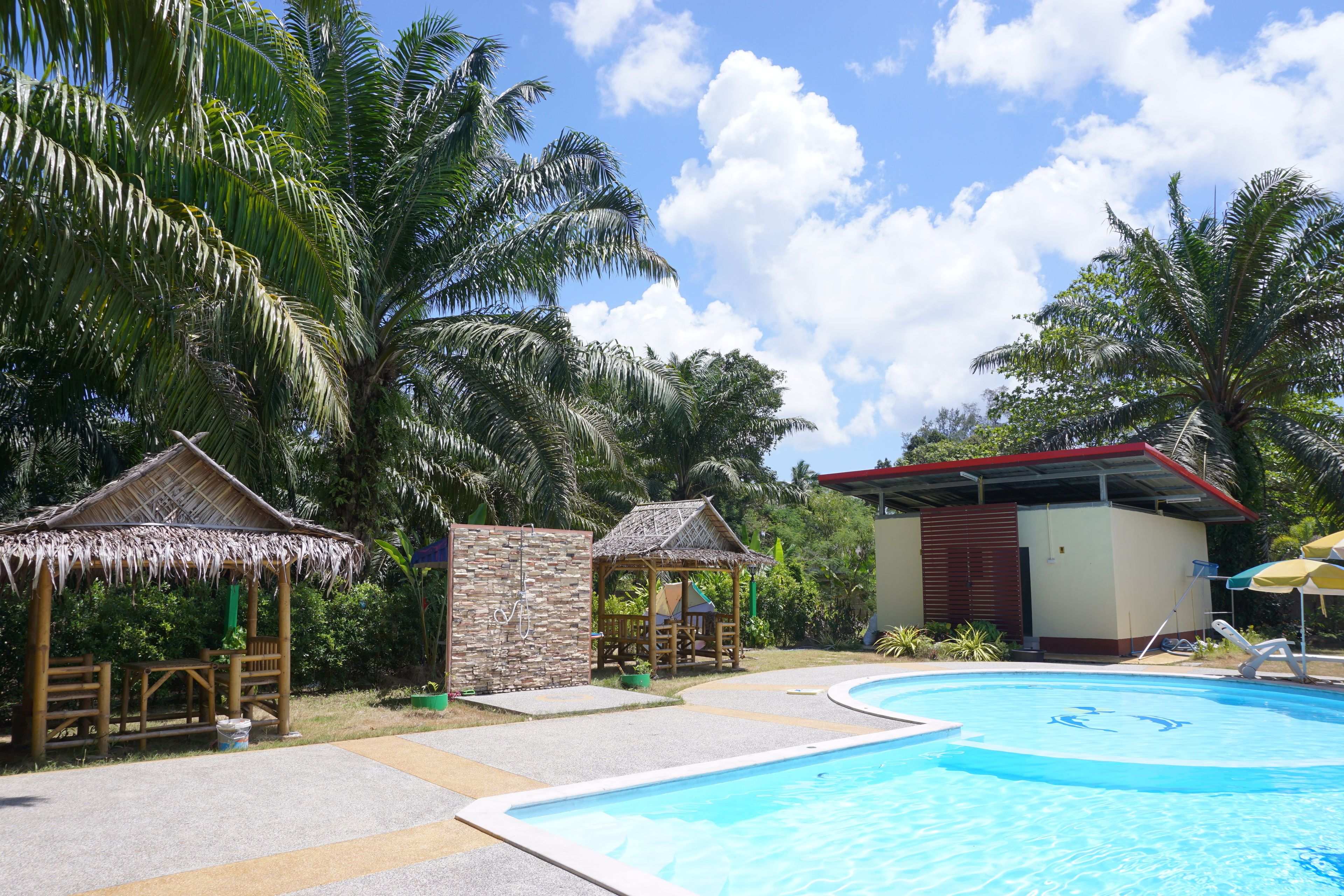 Kolam renang outdoor