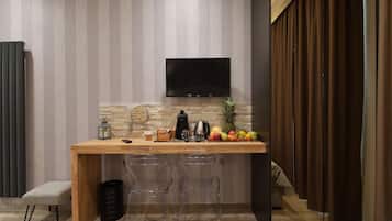 Superior Double Room | Minibar, desk, soundproofing, free WiFi