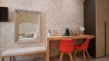 Superior Double Room | Minibar, desk, soundproofing, free WiFi