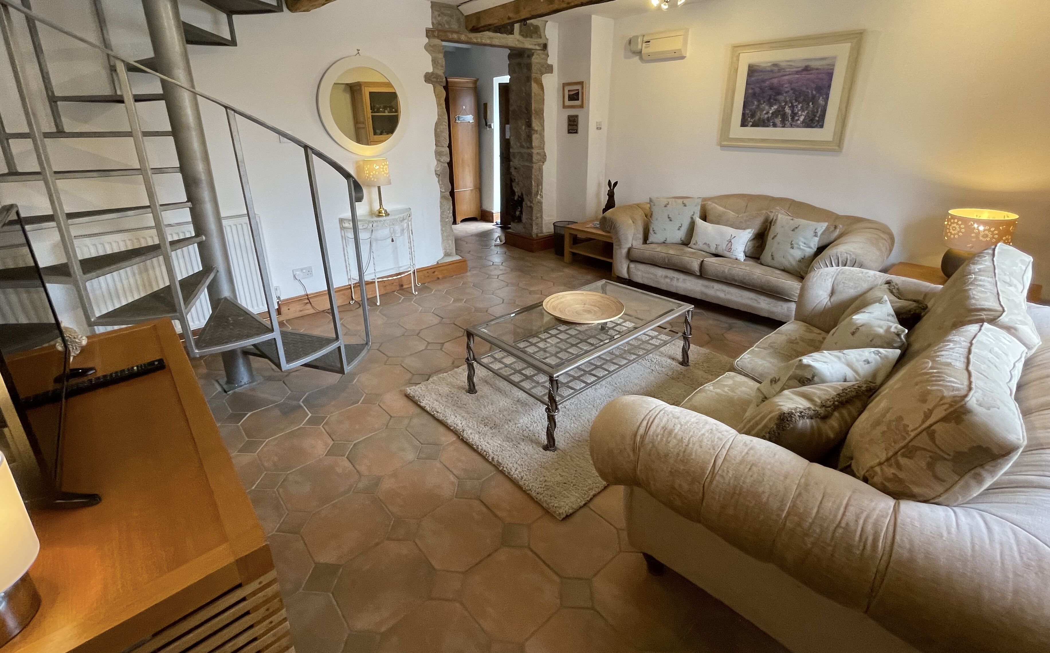 Cottage, 3 Bedrooms (Barn End) | Iron/ironing board, free WiFi, bed sheets