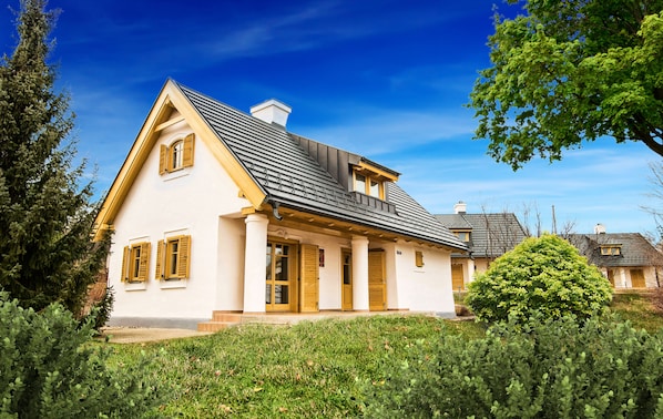 Căn hộ Grand, 3 phòng ngủ | Hiên