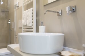Apartment, 1 Bedroom | Bathroom sink