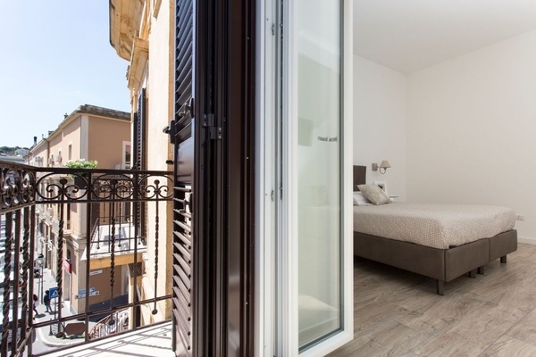 Deluxe Double or Twin Room | 1 bedroom, premium bedding, minibar, desk