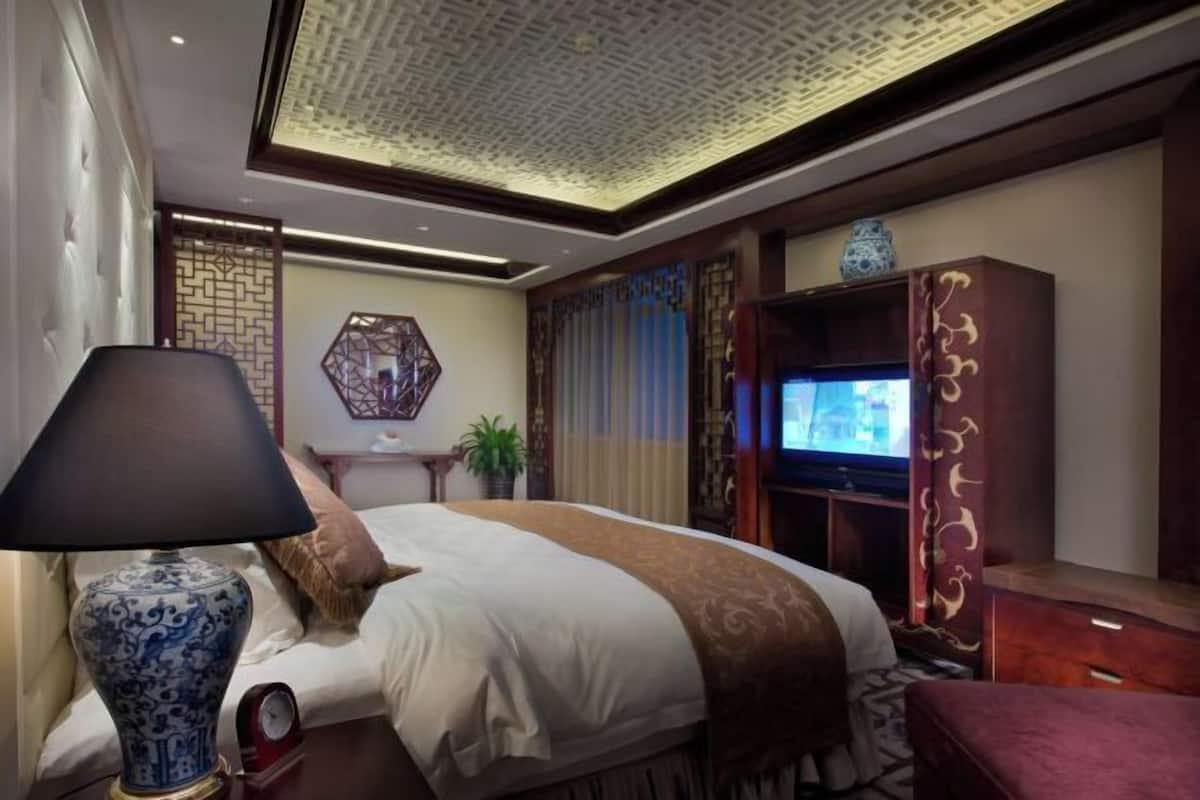 In-room safe, desk, blackout curtains, soundproofing