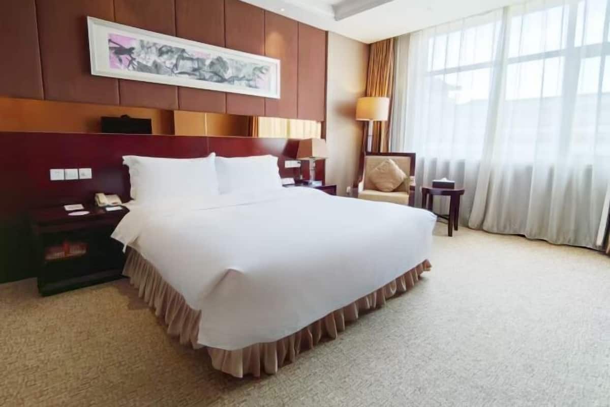 In-room safe, desk, blackout curtains, soundproofing