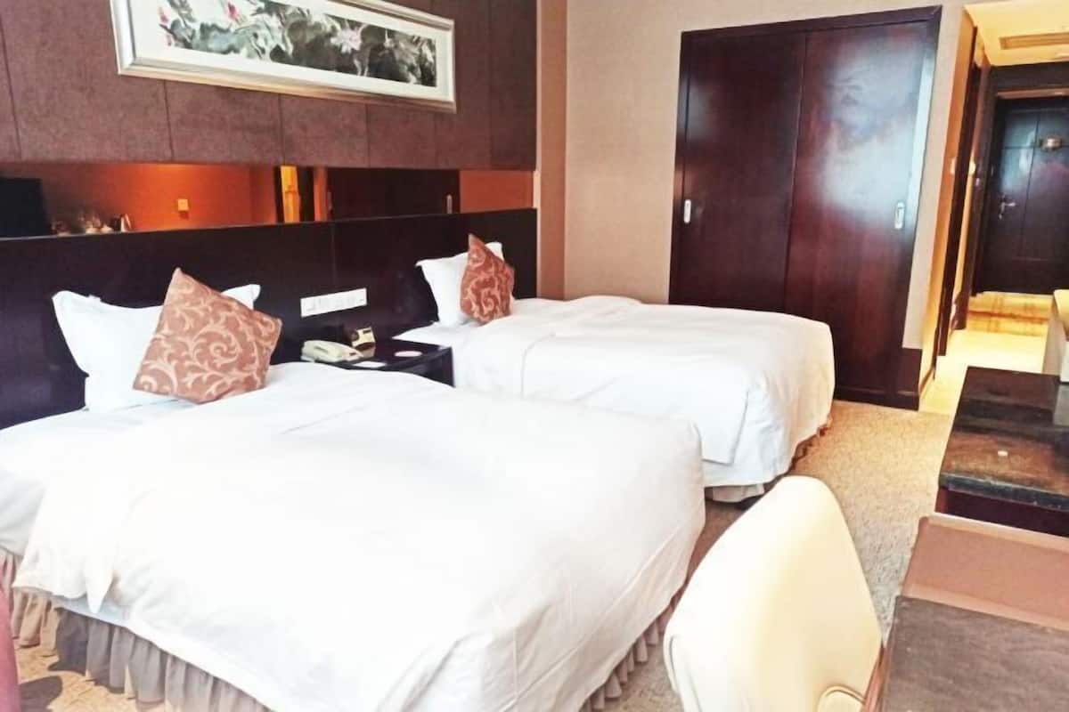In-room safe, desk, blackout curtains, soundproofing